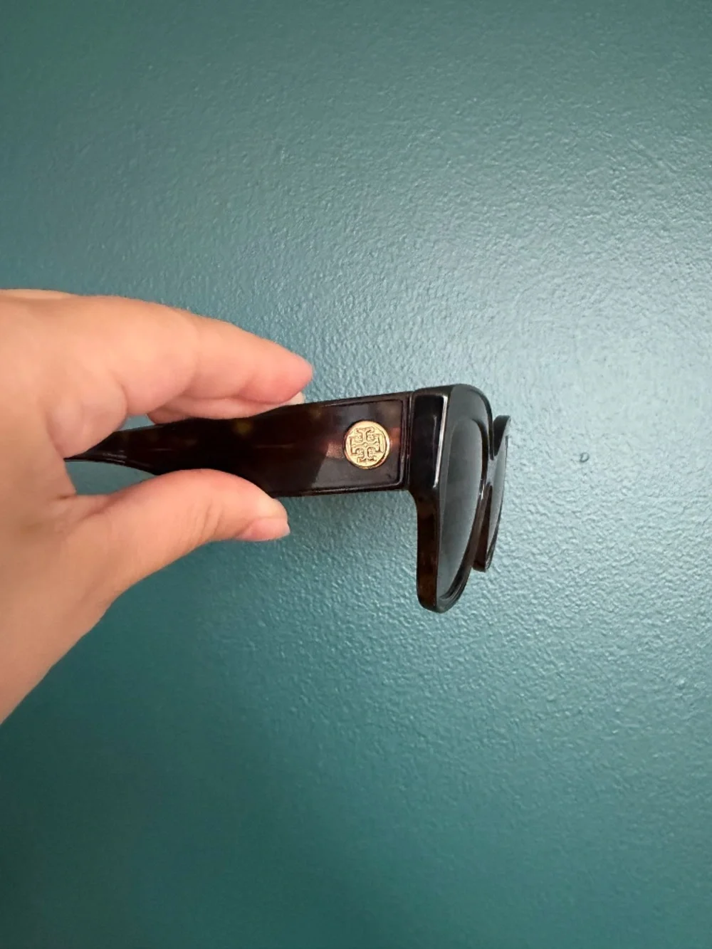 Tory Burch TY7184U Oversized Butterfly Sunglasses – Dark Tortoise